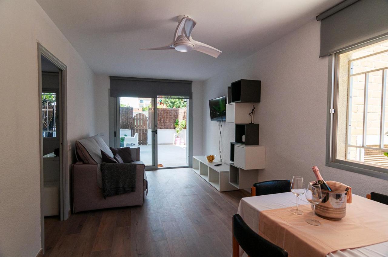 Near Beaches Large Private Patio, Aircon & Community Pool 科马鲁加 外观 照片